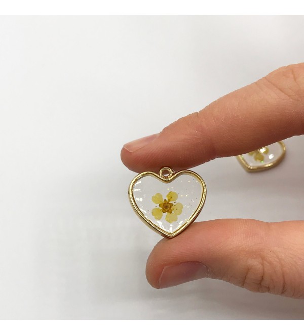 Shiny Gold Plated Heart Shaped Epoxy Resin Charm, Pressed Daisy Flower Epoxy Resin Pendant, Glitter Resin Charms Jewelry Supplies GLD-1083