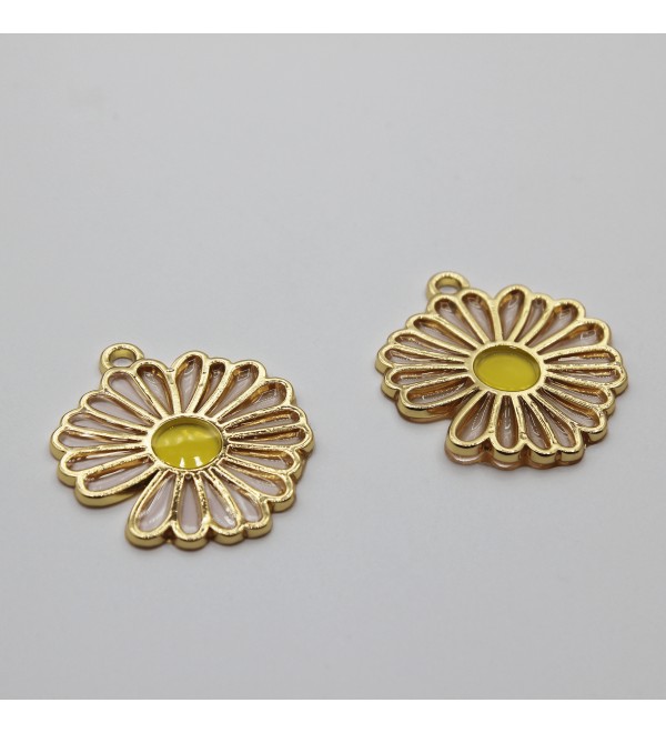 Shiny Gold Plated Flower Shaped Clear Epoxy Resin Charm, Daisy Flower Epoxy Resin Pendant, Resin Charms, Jewelry Supplies GLD-1088